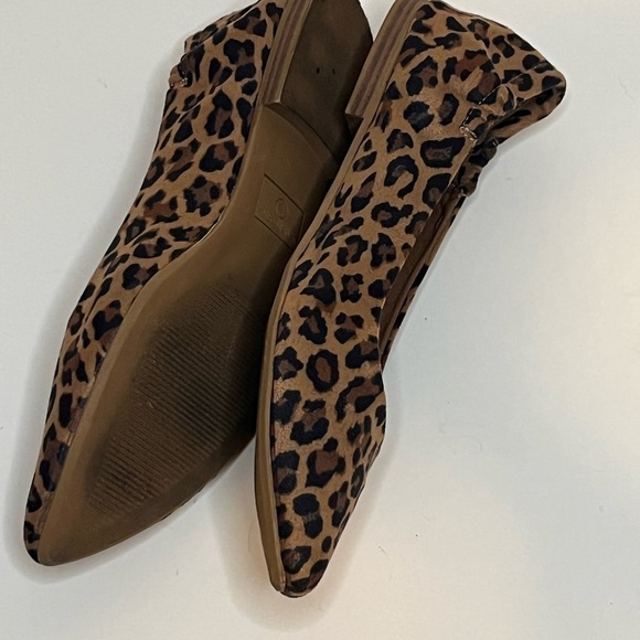 Crown & Ivy, Women’s Brown/Black Leopard Print Flats, Size 8B - Picture 5 of 9